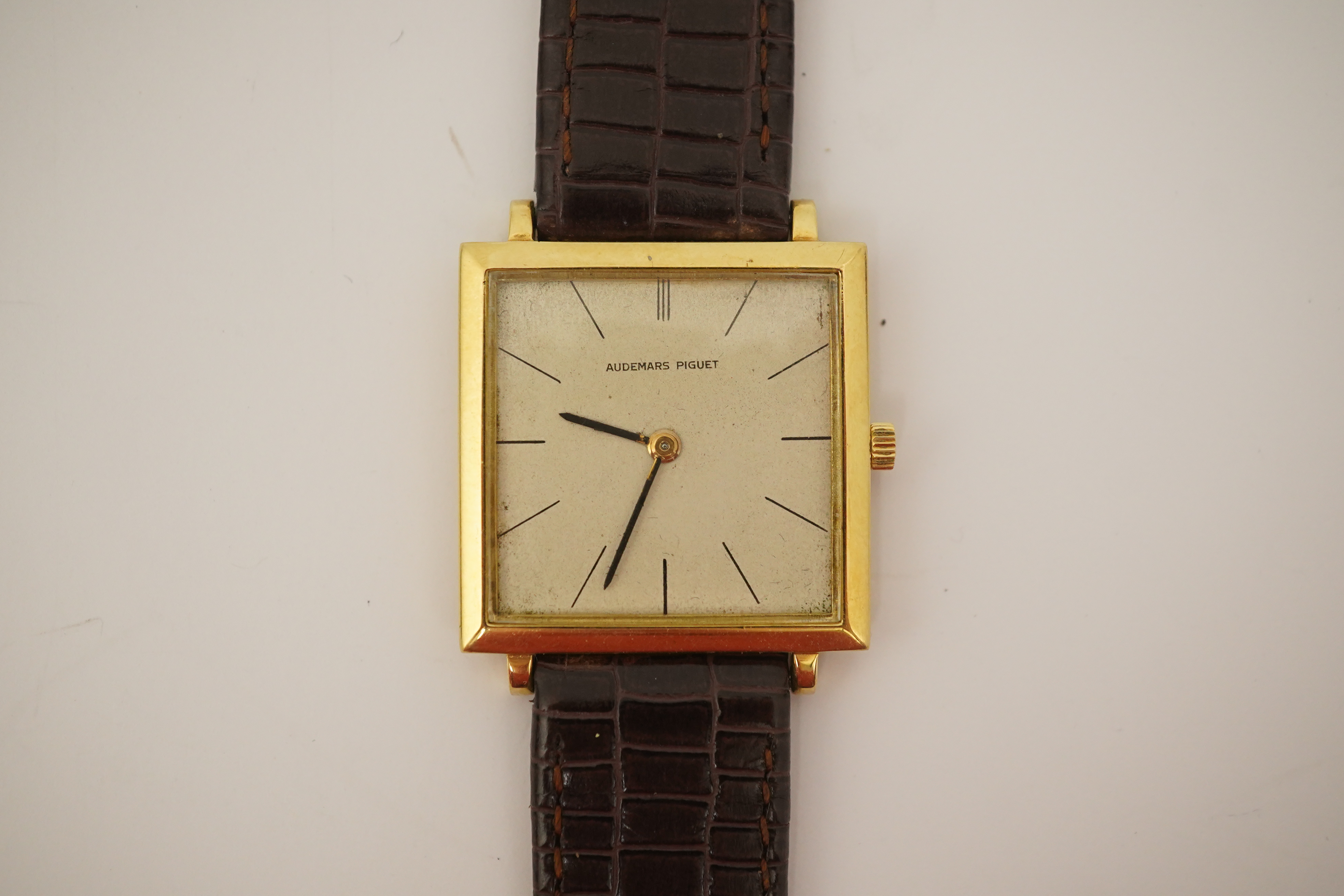 A gentleman's 18ct gold Audemars Piguet manual wind dress wrist watch